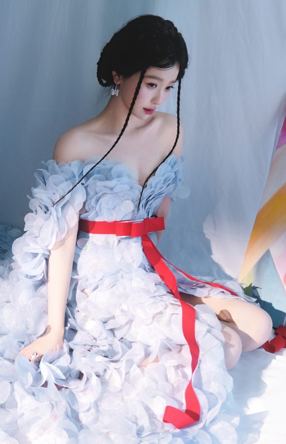 虞书欣纯媚造型修长美腿散发仙气！(3/4)