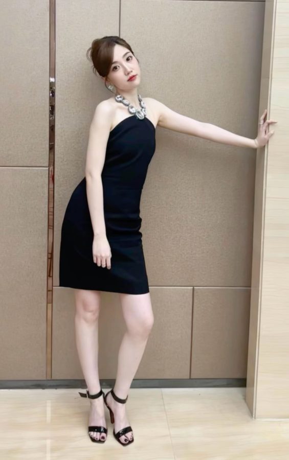 张纯烨录制《令人心动的offer》镜头下的“牛奶美腿”实在太抢镜(4/4)