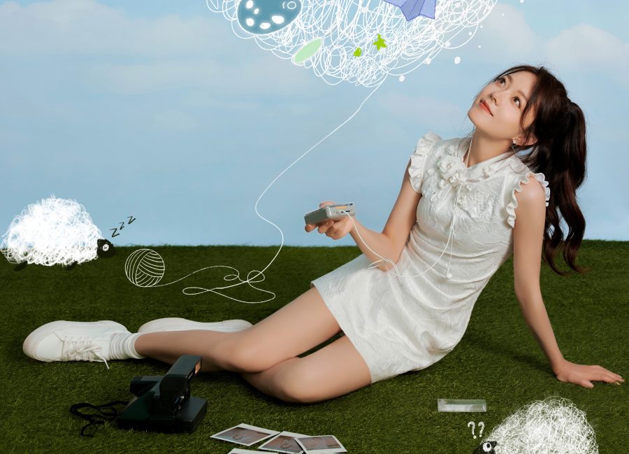 当旗袍遇上小白鞋，”腿精”少女赵今麦的活力穿搭！(4/14)