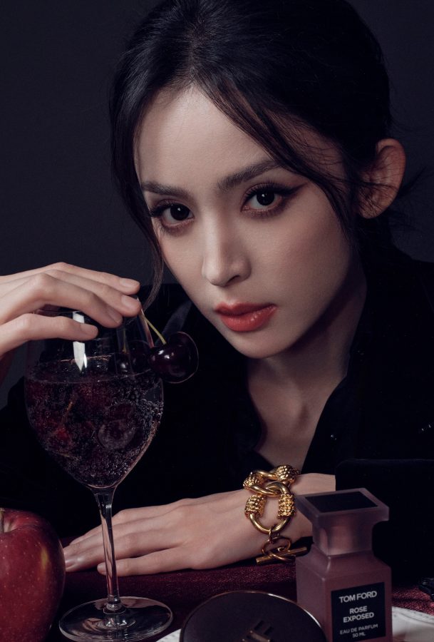 古力娜扎玉足凉鞋暗夜倩影(5/6)