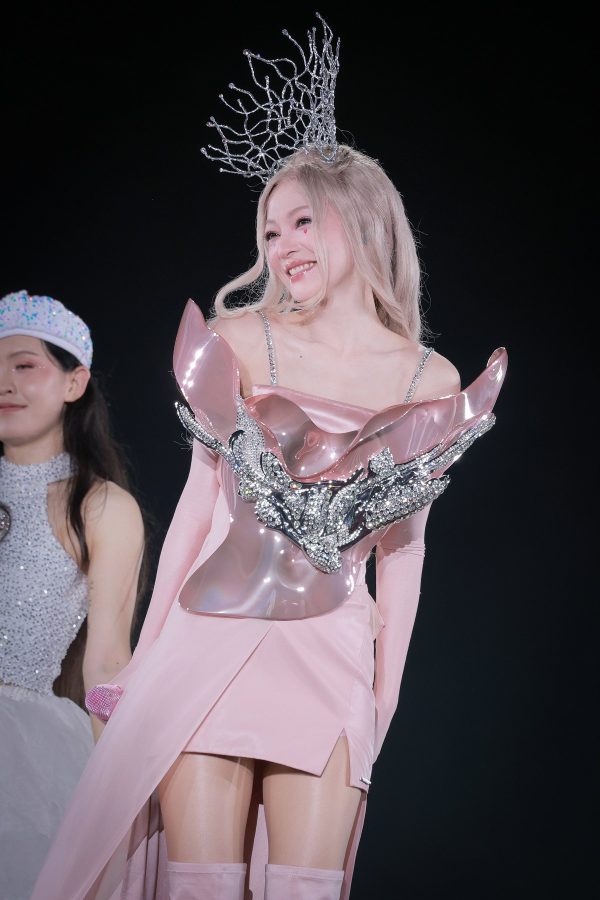 Dreamy Princess Angela Zhang wears stockings with waterproof high-heeled boots, sweet and sexy(46/66)