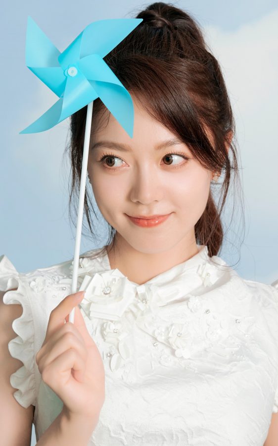当旗袍遇上小白鞋，”腿精”少女赵今麦的活力穿搭！(6/14)