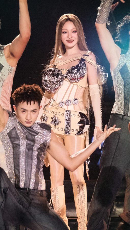 张韶涵未来女战士slay舞台！紧身战甲配肉色丝袜性感惹火(14/58)