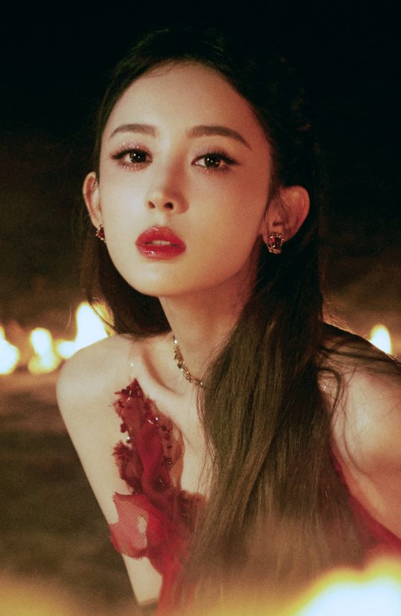 古力娜扎化身暗黑童话女王降临！一双美腿比火炬更耀眼。(9/13)