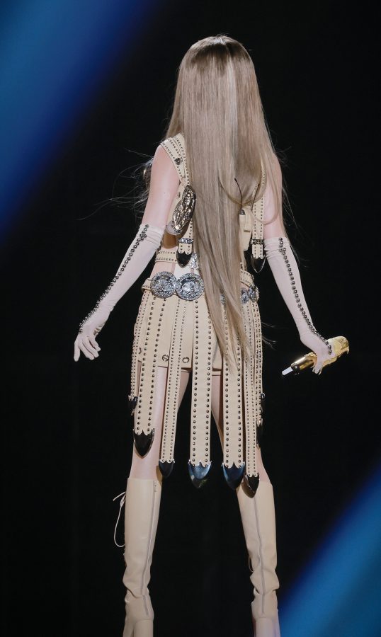 张韶涵未来女战士slay舞台！紧身战甲配肉色丝袜性感惹火(45/58)