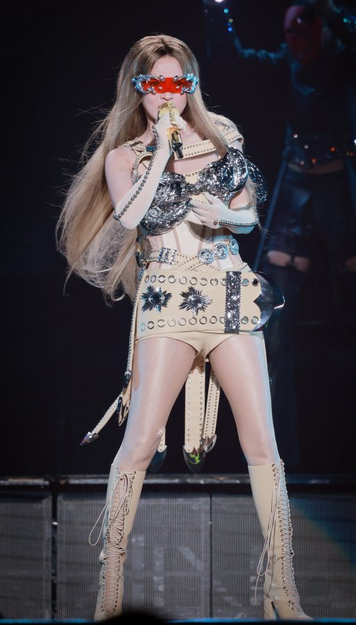 张韶涵未来女战士slay舞台！紧身战甲配肉色丝袜性感惹火(56/58)