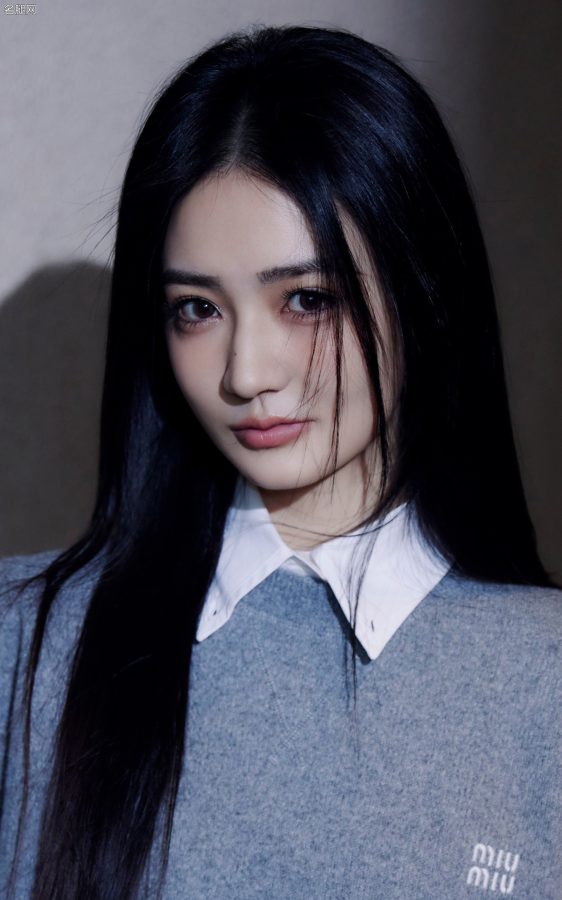 徐璐穿鲨鱼库配皮靴口含棒棒糖(3/7)