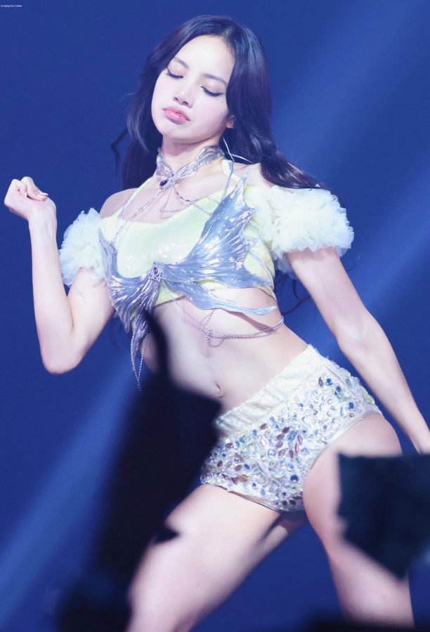 LISA热舞大秀逆天长腿，甜美笑容电力十足。(3/14)