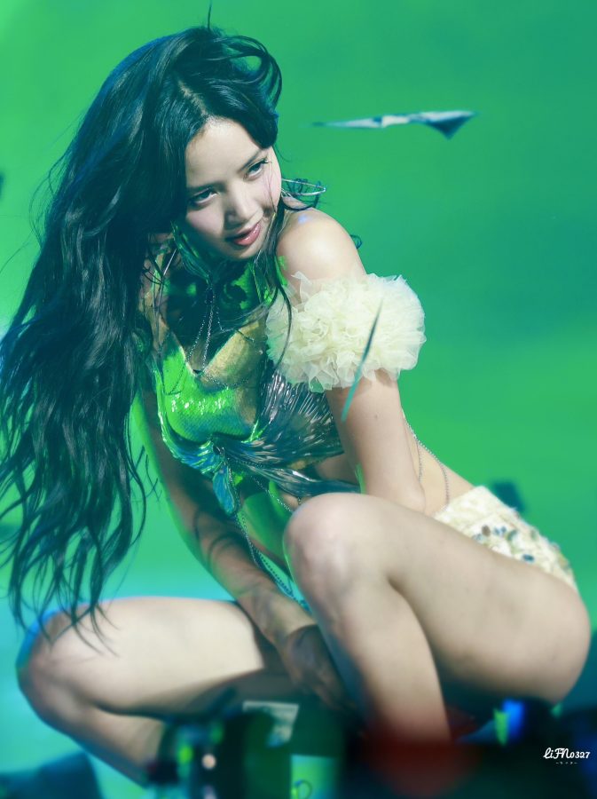 LISA热舞大秀逆天长腿，甜美笑容电力十足。(8/14)