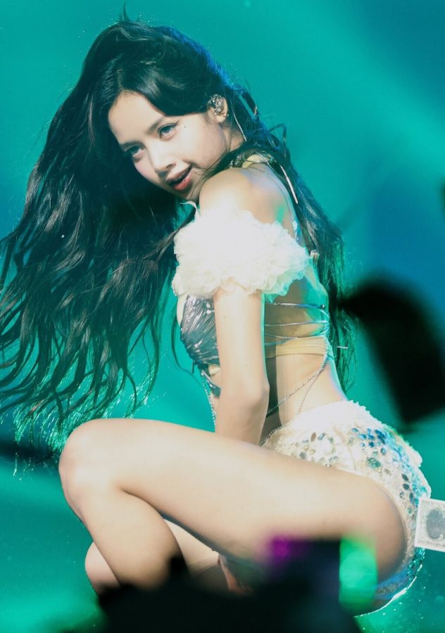 LISA热舞大秀逆天长腿，甜美笑容电力十足。(9/14)