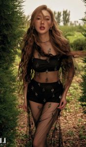 张天爱野外美腿玉足大片+AI丝袜