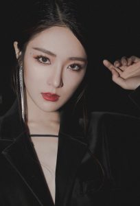 暗黑系“母女姐妹花”张可盈和张凯丽!气场无人能敌。