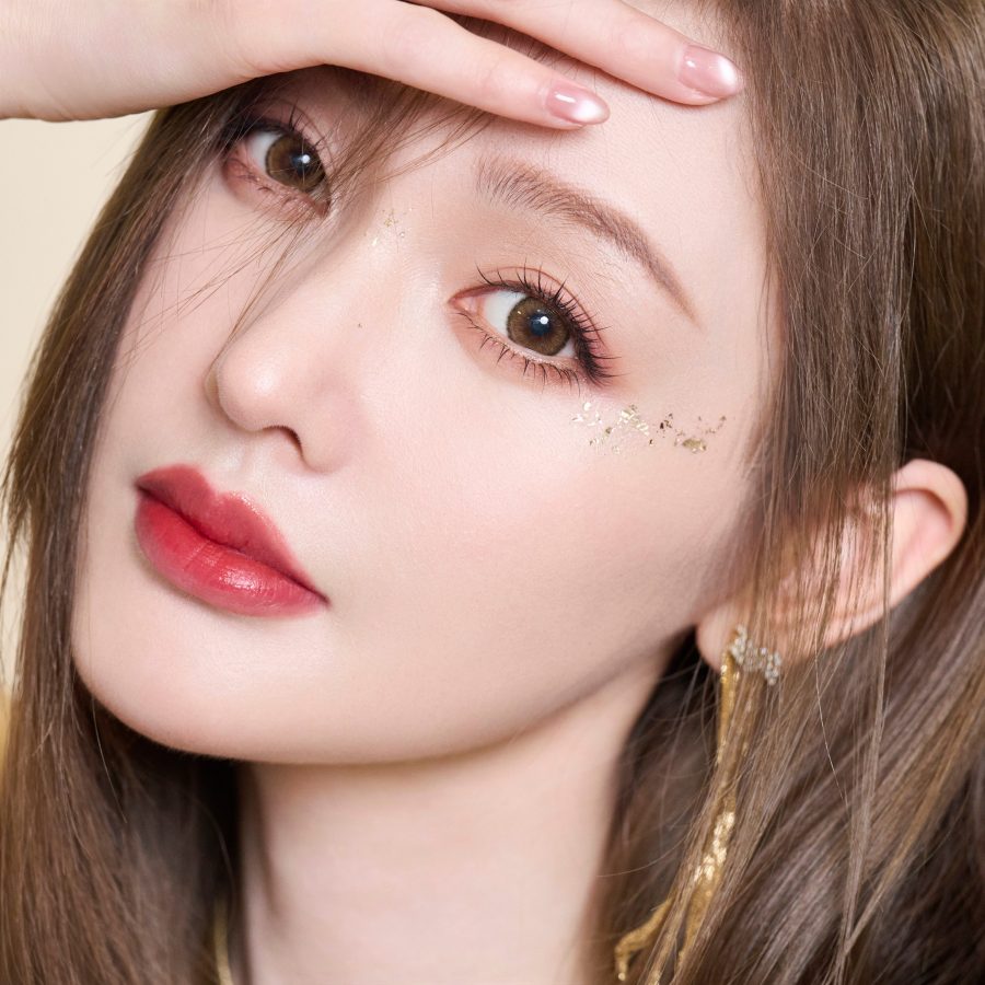 张天爱穿黄金色抹胸礼服半露玉足，高清美脸红唇迷人(6/11)