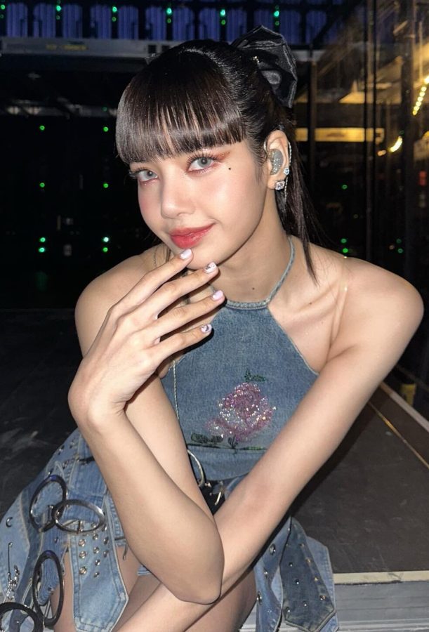 LISA后台直击！解构牛仔“战袍”大秀逆天长腿，又酷又飒！(4/16)