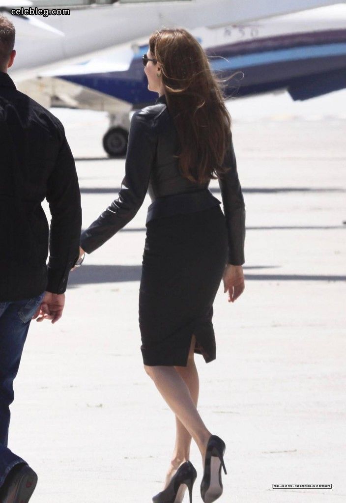 Angelina Jolie Angelina Jolie sexy high heels and beautiful legs(1/5)