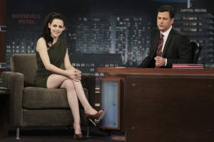 Kristen Stewart 克里斯汀·斯图尔特 性感美腿做客节目